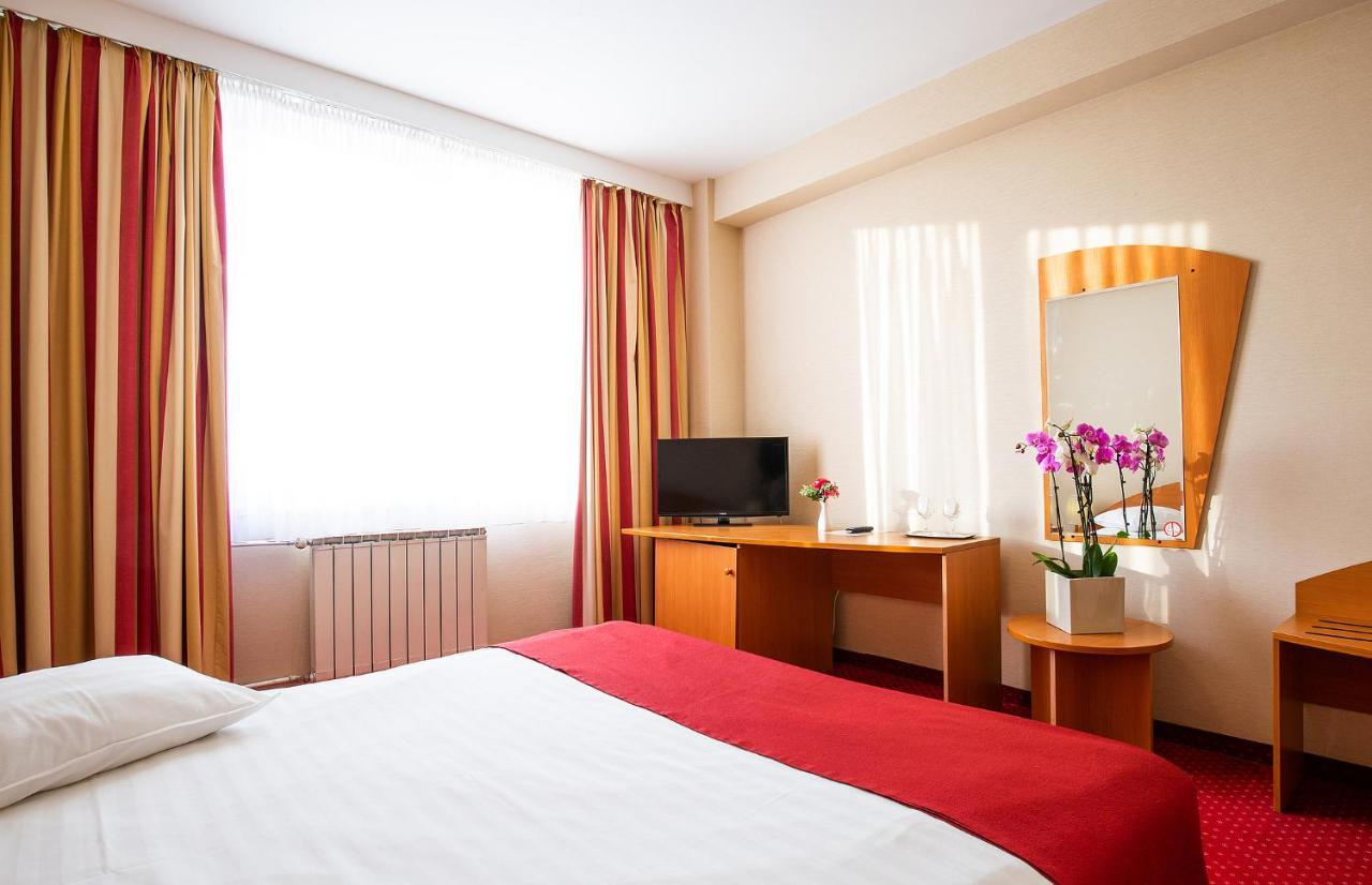 Hotel Dana Satu Mare Luaran gambar