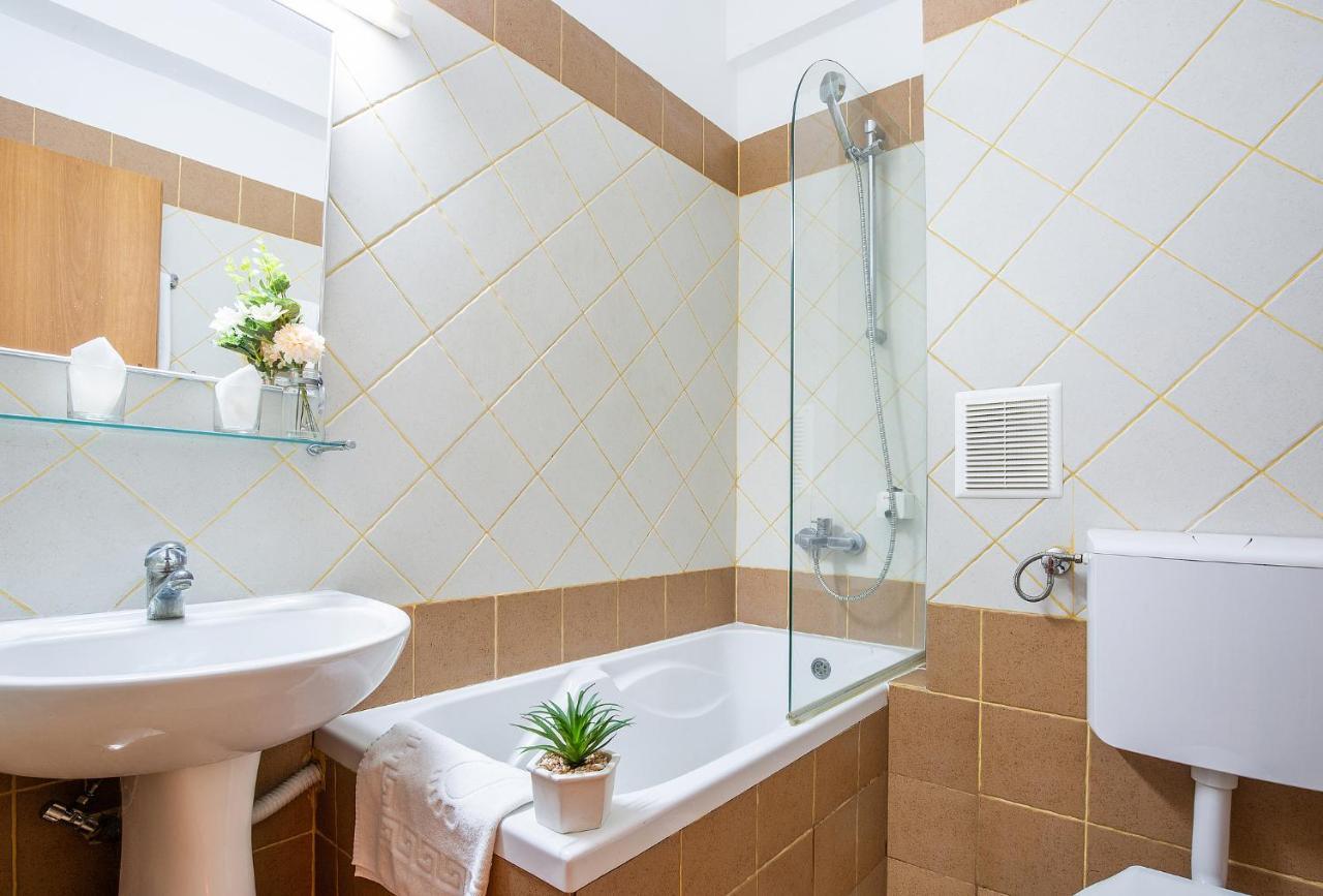Hotel Dana Satu Mare Luaran gambar