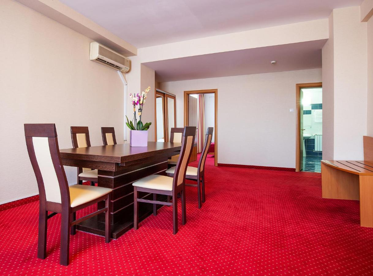 Hotel Dana Satu Mare Luaran gambar