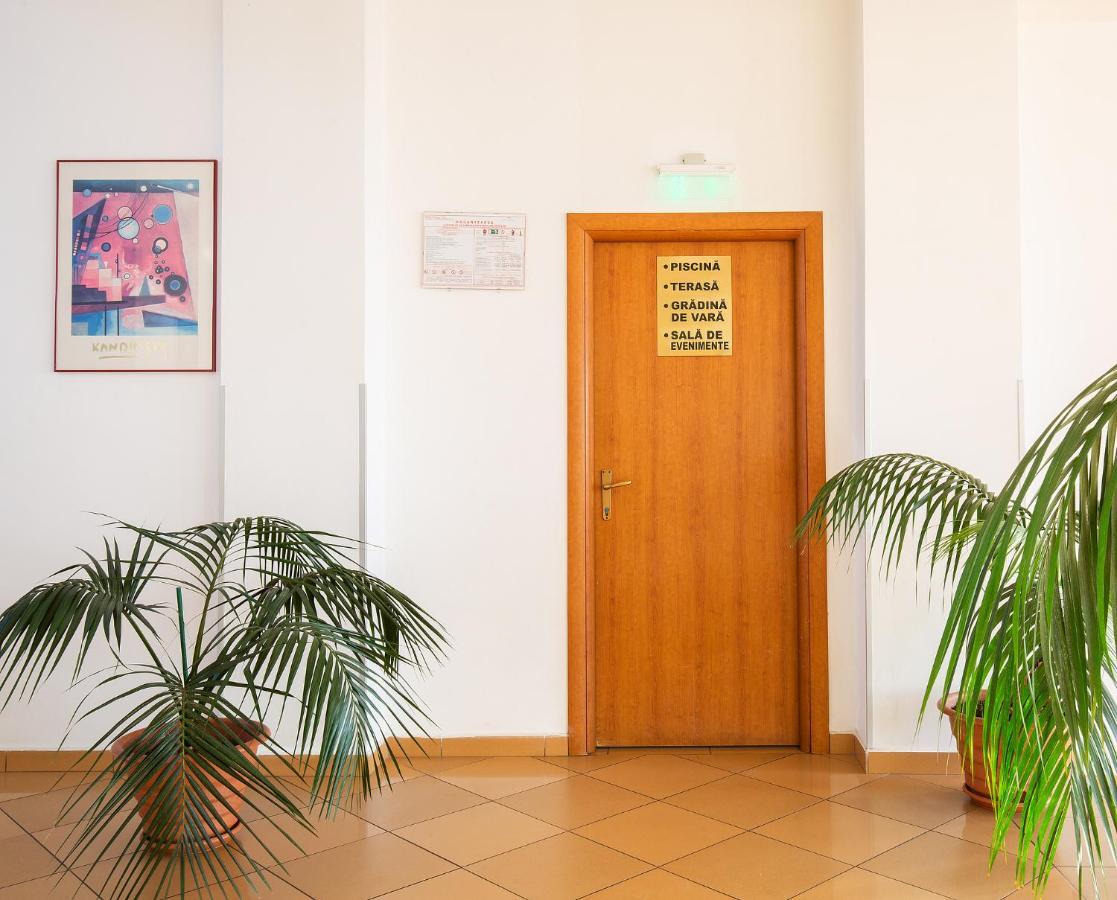 Hotel Dana Satu Mare Luaran gambar
